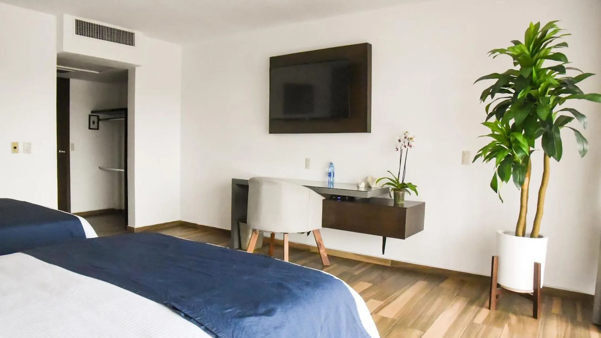 ***  Hotel Expo Plaza Business And Family Guadalajara Zapopan México